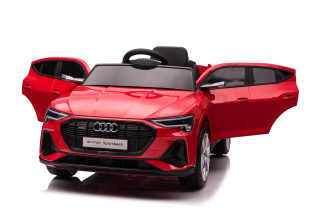 Červené auto Audi
